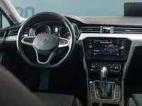 Gebraucht VW Passat 150 PS (110 kW) 2023 Silber Kombi
