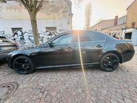 Second-hand BMW 523 2006 Negru Berlinǎ