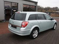 Gebraucht Opel Astra Edition 116 PS (85 kW) 2010 Grün Limousine