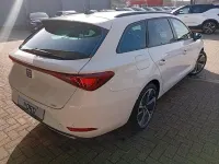 Używany Seat Leon FR 150 KM (110 kW) 2021 Biały Sedan/Limuzyna