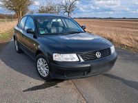 Gebraucht VW Passat 105 PS (77 kW) 2001 Schwarz Limousine