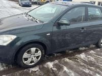 Gebraucht Kia Ceed LX 109 PS (80 kW) 2008 Yorkshiregrün met. Kleinwagen