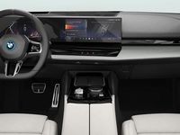 Gebraucht BMW 550e Comfort Edition 489 PS (359 kW) 2025 Blau Kombi