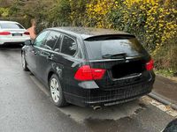 Gebraucht BMW 318 143 PS (105 kW) 2010 Schwarz Kombi