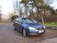 Gebraucht Ford Focus 101 PS (74 kW) 2005 Blau Kleinwagen