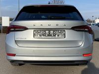 Gebraucht Skoda Octavia 116 PS (85 kW) 2021 Brilliant silber metallic Kombi