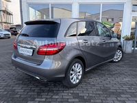 Gebraucht Mercedes B220 184 PS (135 kW) 2015 Grau Van / Kleinbus