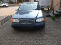 Gebraucht Mercedes C180 122 PS (89 kW) 1994 Blau Limousine