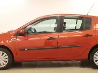Używany Renault Clio III Initiale 111 KM (81 kW) 2006 Czerwony Sedan/Limuzyna