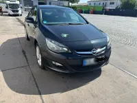 Gebraucht Opel Astra Style 140 PS (102 kW) 2014 Schwarz Limousine