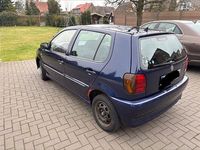 Gebraucht VW Polo 60 PS (44 kW) 1998 Blau Kleinwagen
