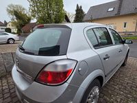 Gebraucht Opel Astra 90 PS (66 kW) 2004 Silber Limousine