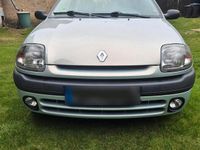 Second-hand Renault Clio II 60 CP (44 kW) 2000 Argintiu Hatchback