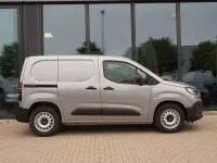 Neu Fiat e-Doblò 100 kW (136 PS) 2026 Maestro grau Van / Kleinbus