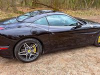 Second-hand Ferrari California 560 CP (411 kW) 2015 Negru Cabrio