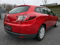 Gebraucht Renault Mégane Authentique 116 PS (85 kW) 2016 Rot Limousine