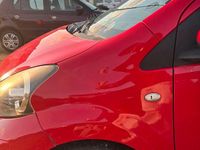 Gebraucht Toyota Aygo 68 PS (50 kW) 2013 Rot Kleinwagen