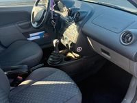 Gebraucht Ford Fiesta 69 PS (50 kW) 2002 Silber Kleinwagen