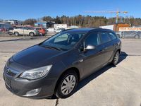 Gebraucht Opel Astra Edition 120 PS (88 kW) 2011 Grau Kombi