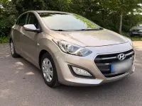 Gebraucht Hyundai i30 Trend 99 PS (72 kW) 2017 Beige Limousine