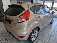 Gebraucht Ford Fiesta Celebration 80 PS (58 kW) 2017 Gold Limousine