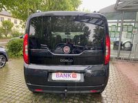 Gebraucht Fiat Doblò Lounge 135 PS (99 kW) 2015 Schwarz Van / Kleinbus