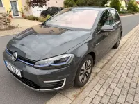 Gebraucht VW e-Golf 100 kW (136 PS) 2020 Grau Kleinwagen