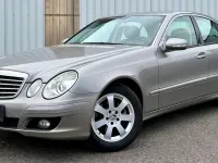 Usado Mercedes E200 Elegance 136 CV (100 kW) 2008 Gris Berlina