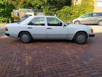 Gebraucht Mercedes E230 132 PS (97 kW) 1990 Weiß Limousine