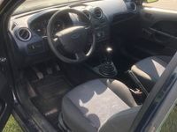 gebraucht Ford Fiesta 1,3 Guter Gebrauchter Zustand TÜV 02/25