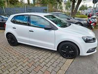 Gebraucht VW Polo Trendline 60 PS (44 kW) 2017 Weiß Kleinwagen