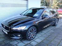 Gebraucht Volvo V60 Core 197 PS (144 kW) 2025 Onyxblack Kombi
