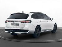 Gebraucht VW Passat R-line 177 PS (130 kW) 2024 Weiß (oryxweiß perlmutteffekt) Kombi