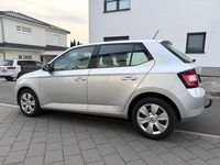 Gebraucht Skoda Fabia 60 PS (44 kW) 2018 Silber Limousine