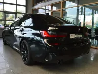 Gebraucht BMW 318 M Sport 156 PS (114 kW) 2021 Black sapphire metallic Limousine