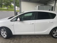 Gebraucht Opel Astra Selection 136 PS (100 kW) 2014 Weiß Limousine