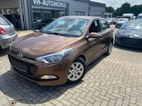 Gebraucht Hyundai i20 90 PS (66 kW) 2016 Weiß Kleinwagen