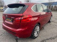 Gebraucht BMW 220 Luxury Line 192 PS (141 kW) 2019 Flamencorot brillanteffekt met Kombi