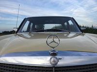 Gebraucht Mercedes 200 54 PS (39 kW) 1974 Gelb Limousine