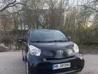 Second-hand Toyota iQ 68 CP (50 kW) 2012 Negru Hatchback