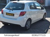 Gebraucht Toyota Yaris Hybrid Style 101 PS (74 kW) 2017 Weiß Limousine