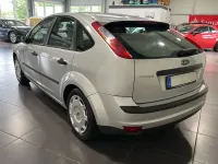 Gebraucht Ford Focus 101 PS (74 kW) 2005 Polarsilber metallic Limousine