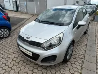 Gebraucht Kia Rio Edition 7 109 PS (80 kW) 2011 Silber Limousine