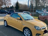 Gebraucht Opel Tigra 125 PS (91 kW) 2004 Gelb Cabrio