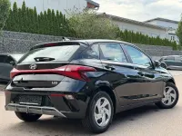 Neu Hyundai i20 Select 101 PS (74 kW) 2025 Schwarz Kleinwagen