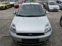 Gebraucht Ford Fiesta 69 PS (50 kW) 2005 Polarsilber metallic Kleinwagen