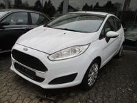 Gebraucht Ford Fiesta Trend 97 PS (71 kW) 2017 Weiß Limousine