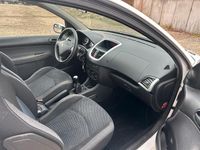 Gebraucht Peugeot 206 75 PS (55 kW) 2009 Weiß Limousine