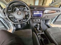 Gebraucht VW Touran Highline 190 PS (139 kW) 2018 Silber Van / Kleinbus