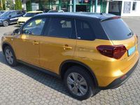 Gebraucht Suzuki Vitara Comfort 129 PS (94 kW) 2022 Solar yellow / black SUV